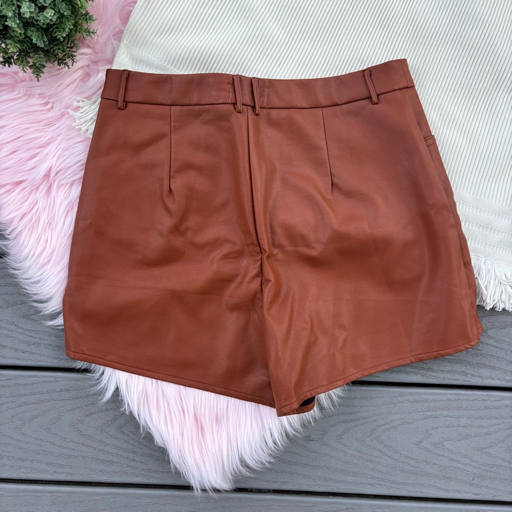 The Post Faux Leather Shorts - Picture 3 of 3